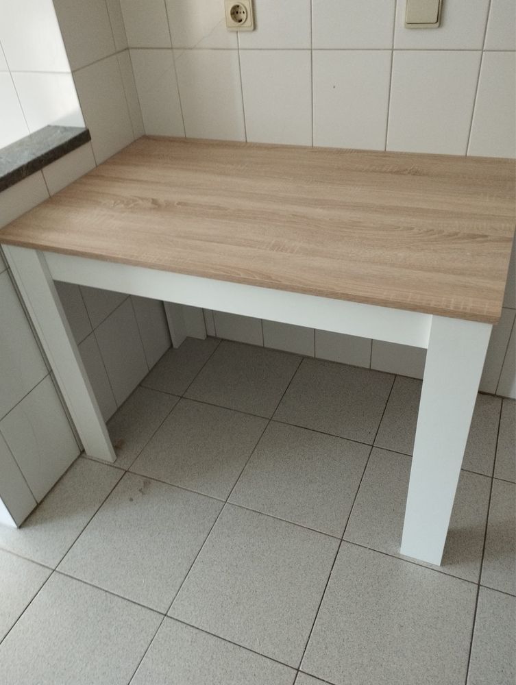 Mesa da cozinha nova nao usada com taloes