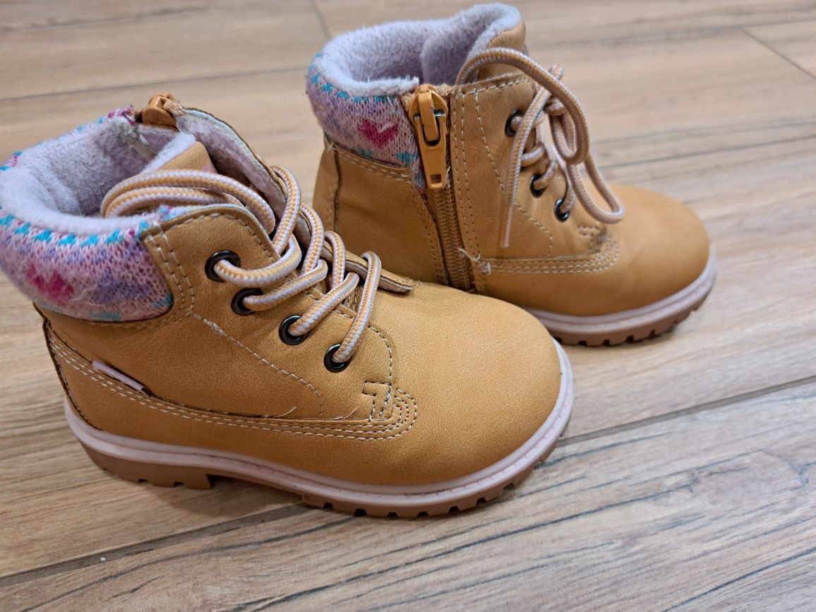 Buty dla dziewczynki zimowe Fila rozmiar 23 jak nowe