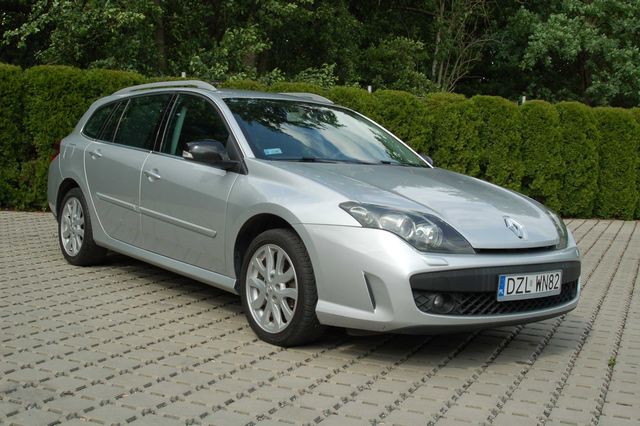 Renault Laguna III 1.5 dCi 110 KM • 2011 • Bogata Wersja Wyposażeniowa
