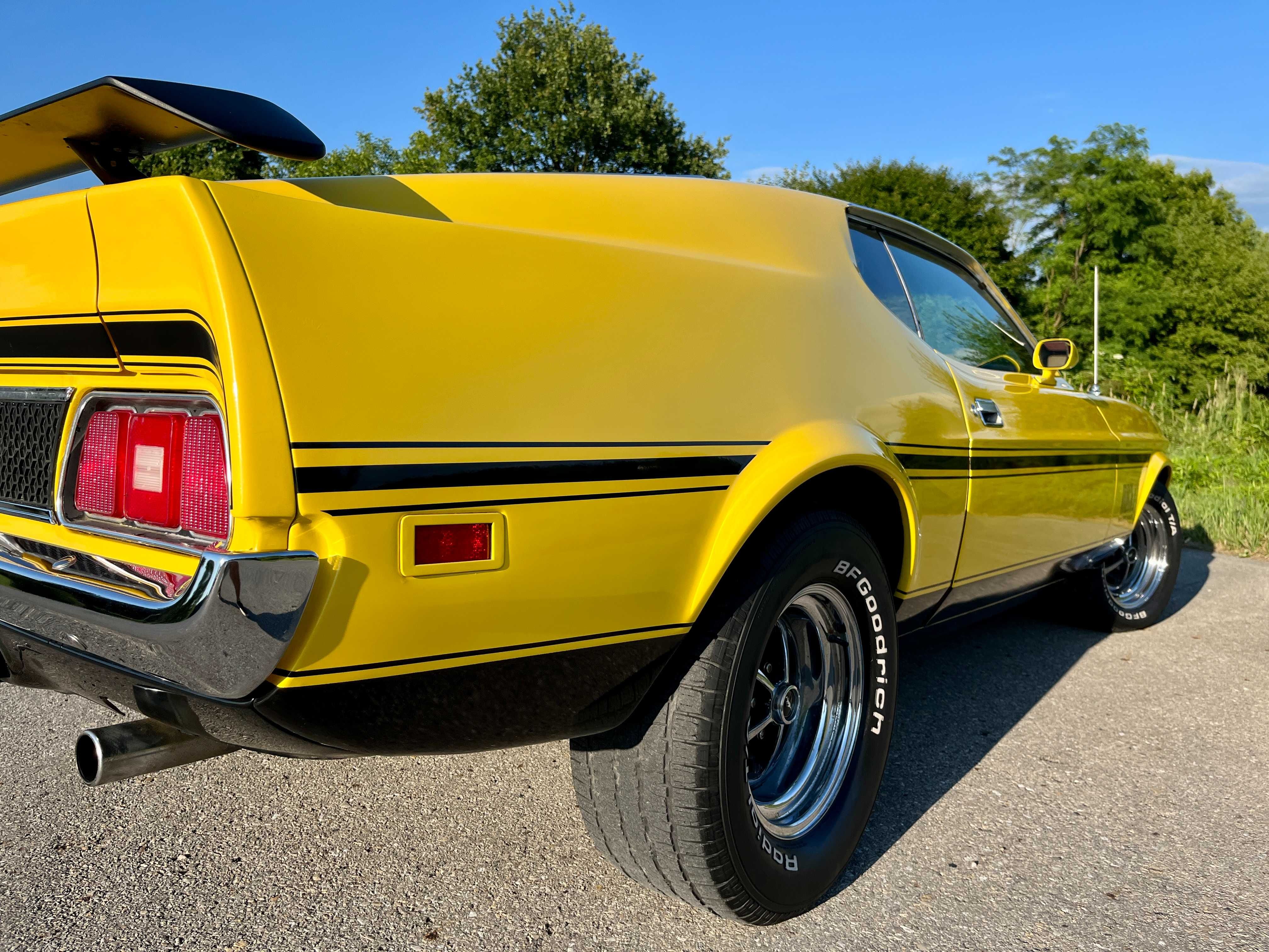 1972  Ford Mustang Fastback V8 Mach1  Manual!