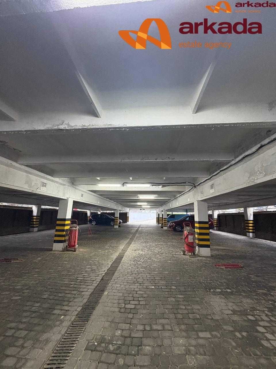 Продаж паркомісця в центрі міста!