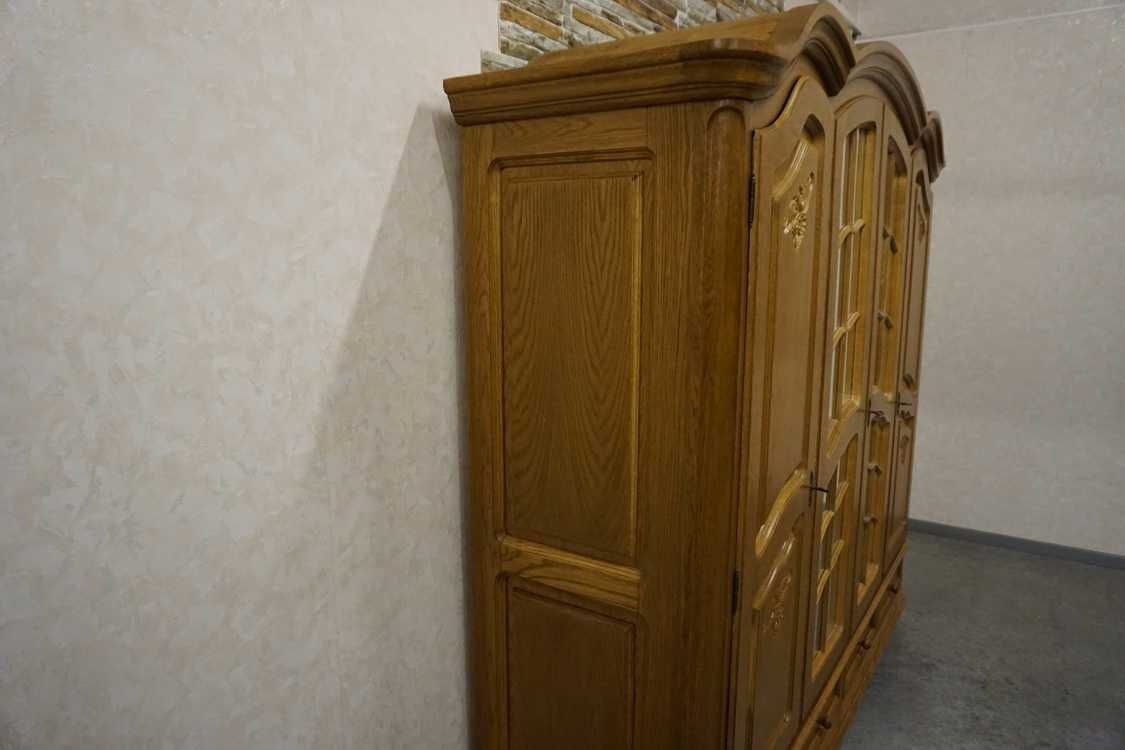 szafa dębowa 4 drzwiowa półki wieszaki  szer. 212 cm   p-986