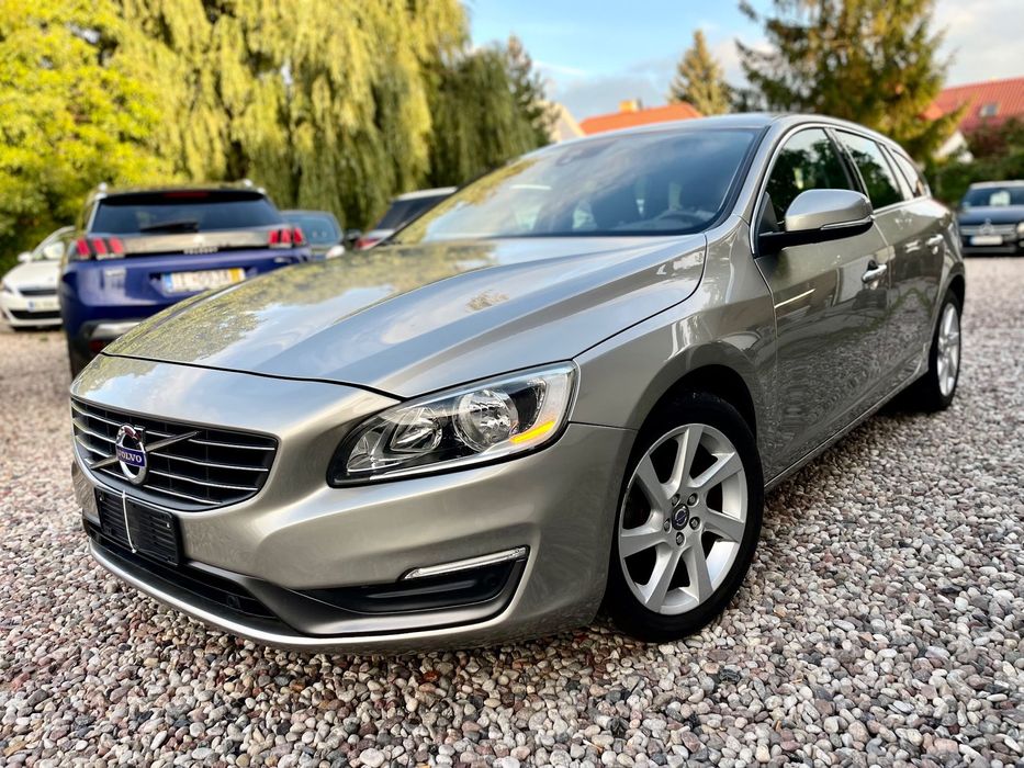 Volvo V60 Lift*2.0D3*5-Cylindry*Automat*Skora*Radar*Pdc*