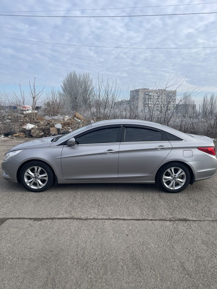 Продам Hyundai Sonata official 2.4 газ/бенз