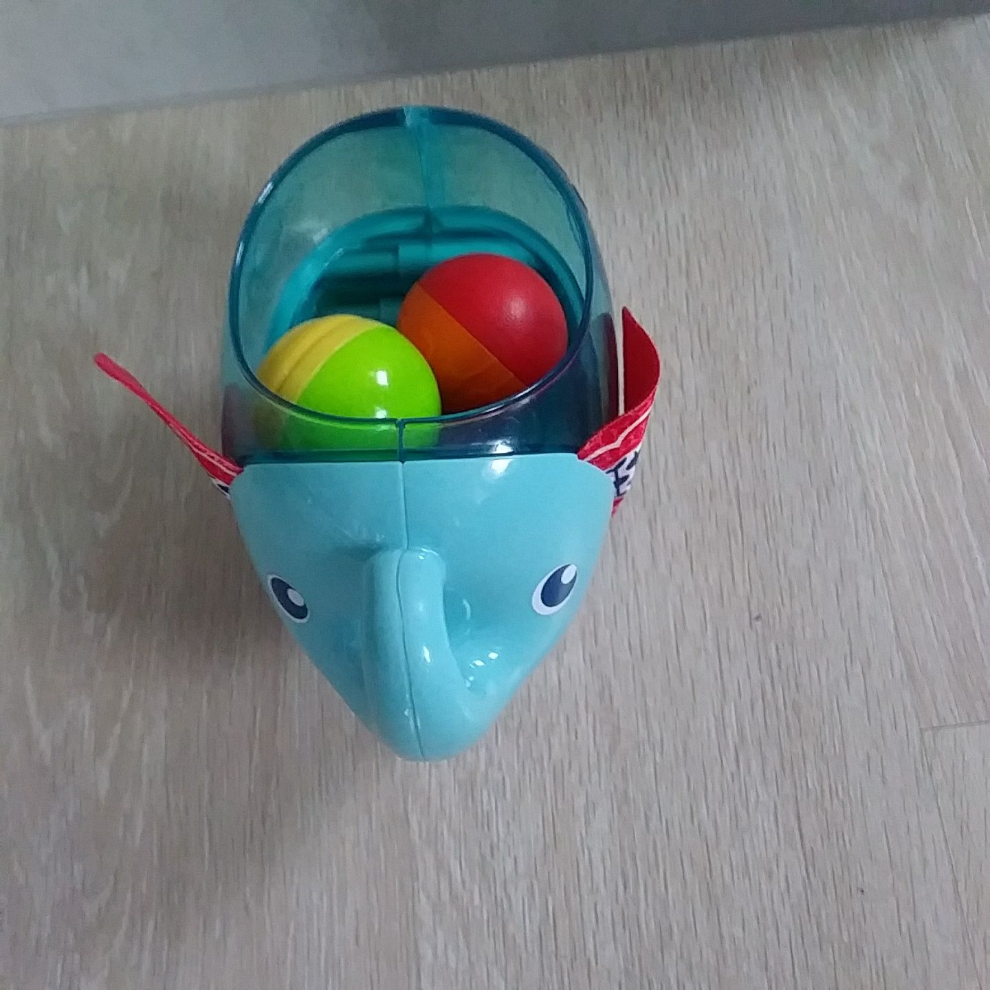 Słonik kiwaczek z piłkami Fisher Price