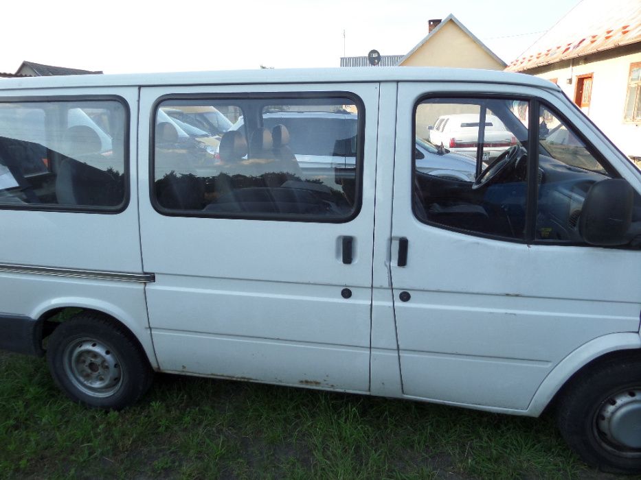 ford transit resor drzwi fotele