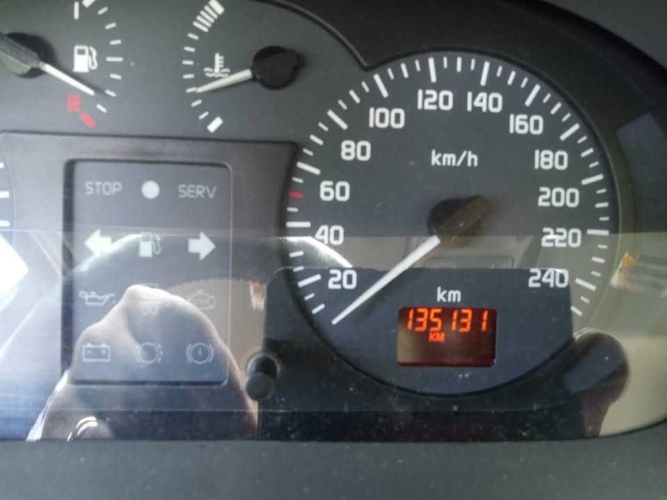 Vendo um Renault Scenic 2001 1.4 16v gasolina 135.000 km