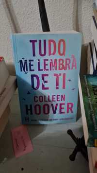 Vários livros da Colleen Hoover