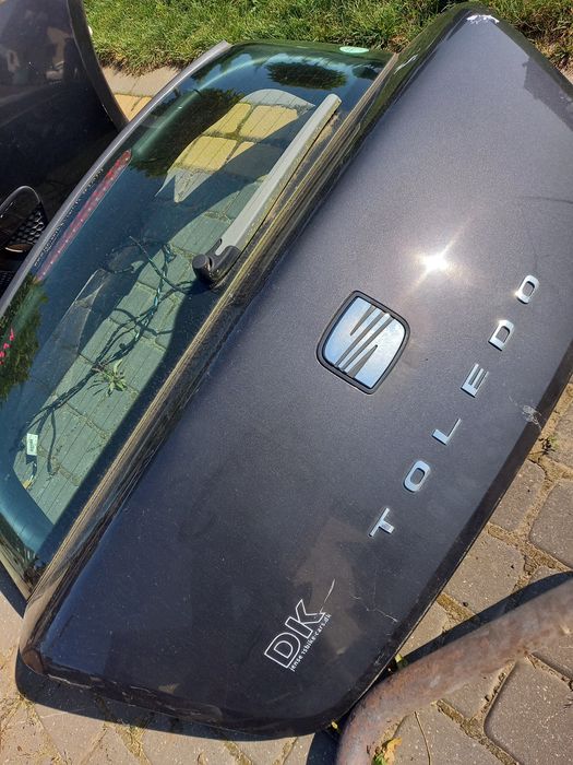 Tylna klapa bagażnika seat tolledo 3 06r lakier ls9n kompletna
