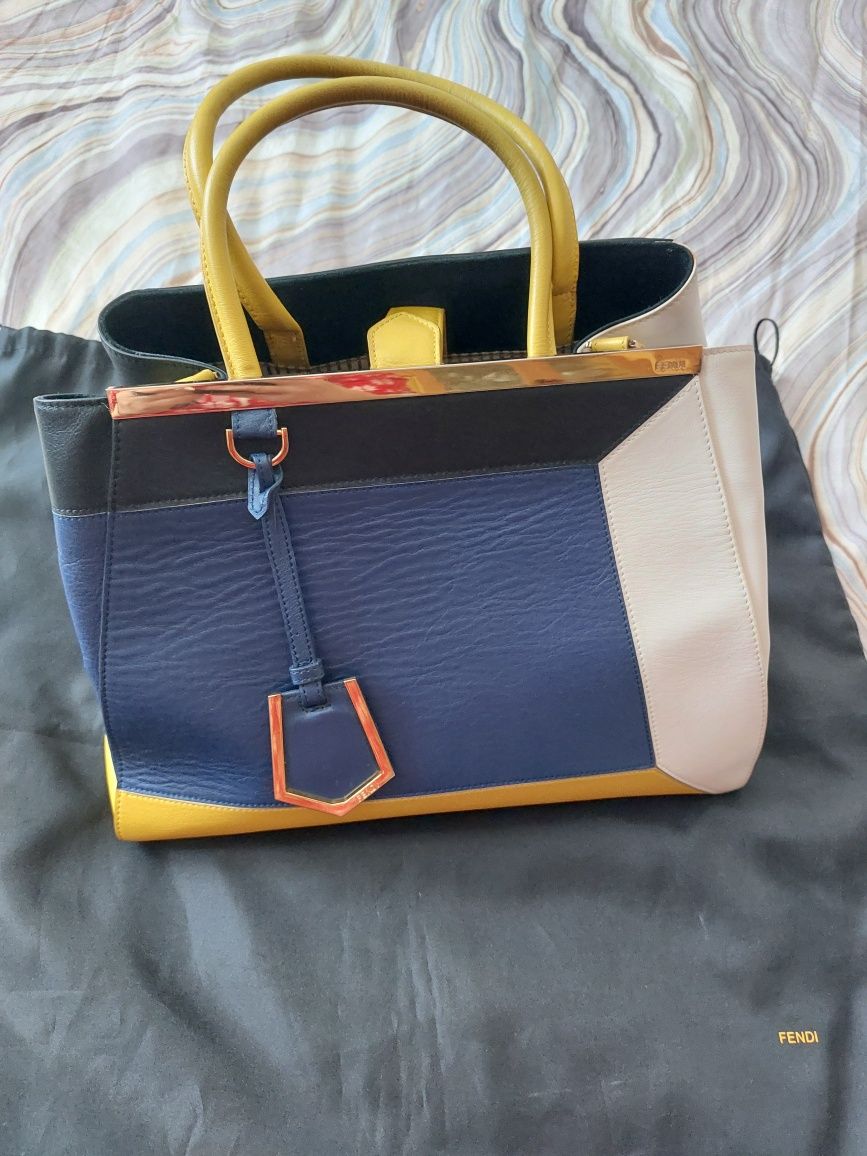 Fendi сумка  кожаная оригинал