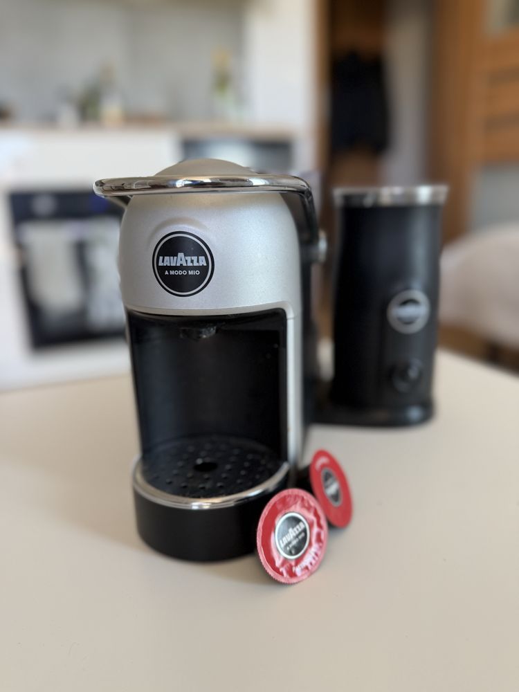 Ekspres kapsułkowy Lavazza A Modo Mio Jolie & Milk