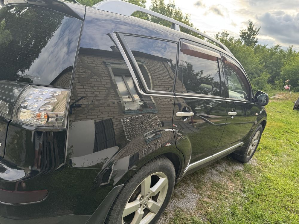 Продам Mitsubishi Outlander XL 2008