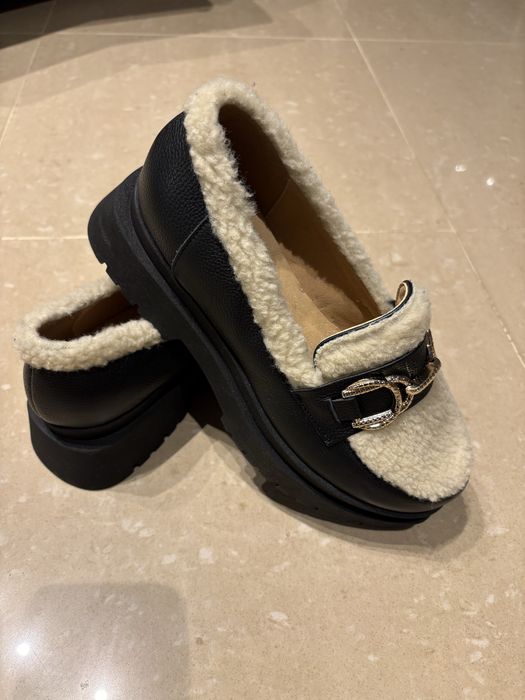 Czarne mokasyny z kożuszkiem, polski producent , skórzane, Deoni 1694