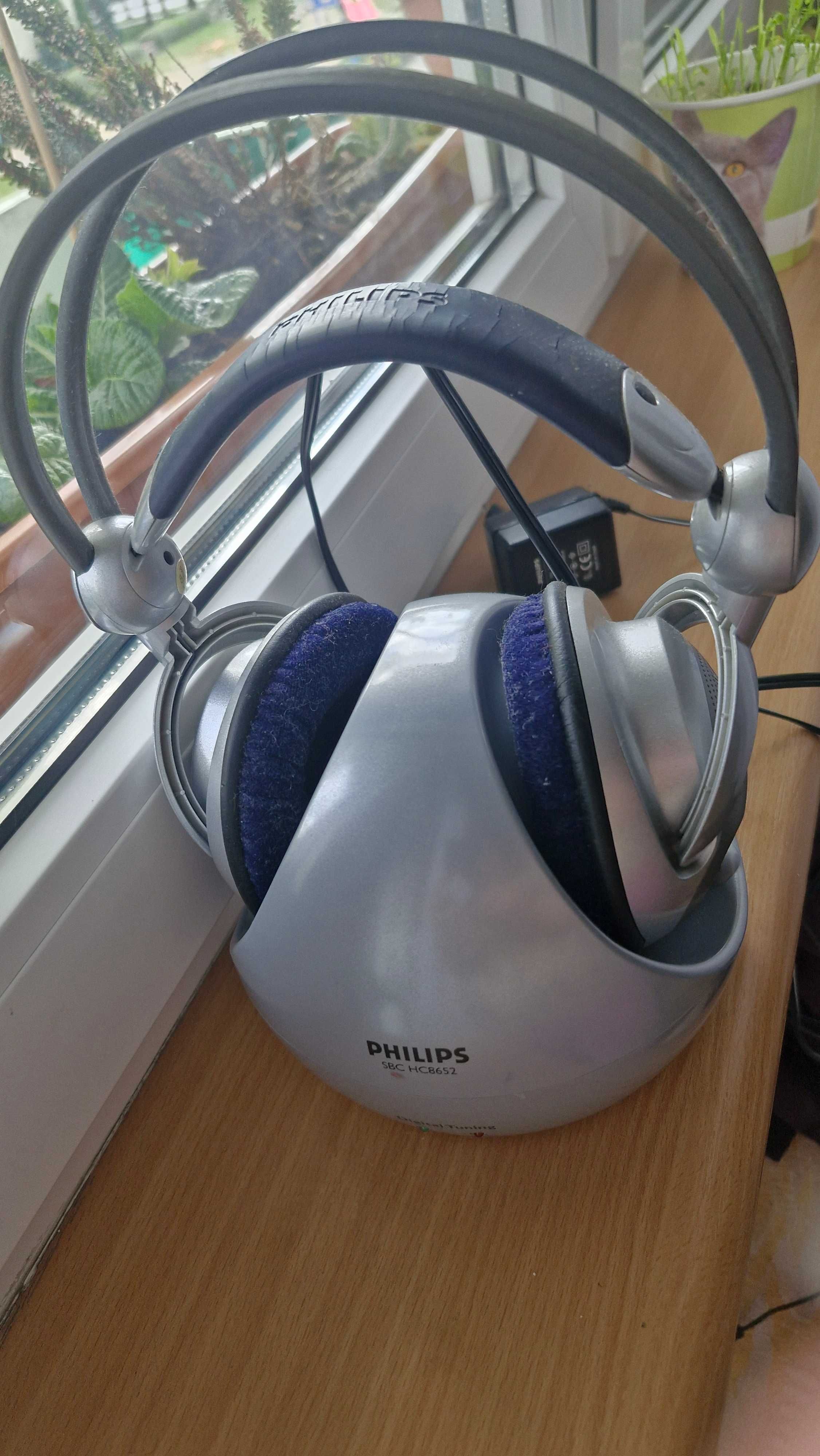 Bezprzewodowe słuchawki Philips ze stacją,  model  SBC HC 8652/8655