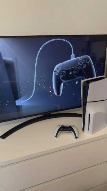 Konsola Playstation 5 Slim 1tb w świetnym stanie na gwarancji
