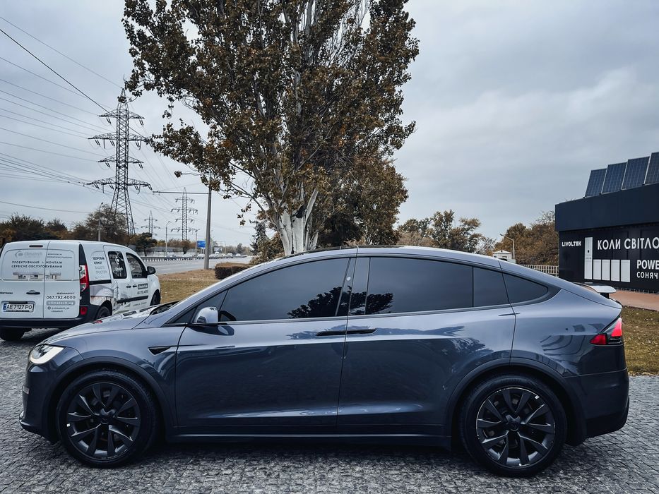 Tesla model X 2022