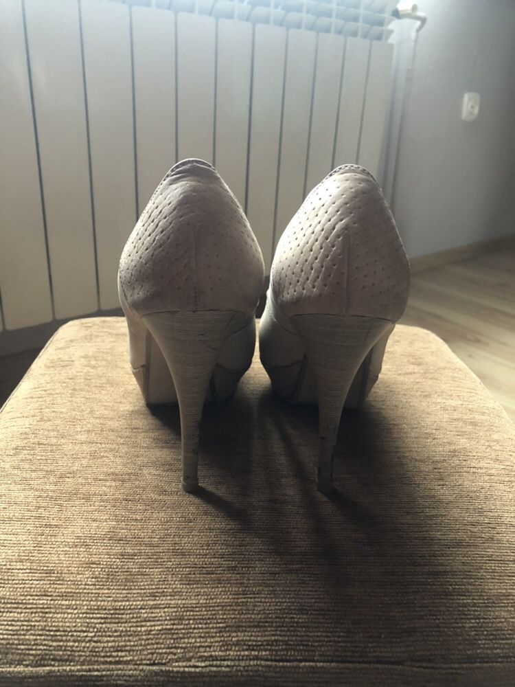 Skórzane buty, beżowe szpilki, beige, nude, buty na wesele