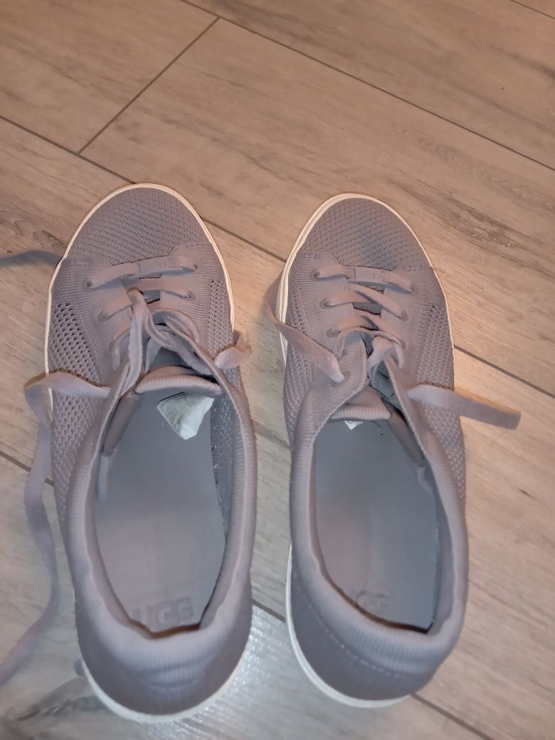 Tenisówki, trampki damskie. UGG. 40.