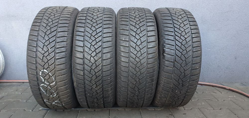 215/55/17 Fulda Kristall