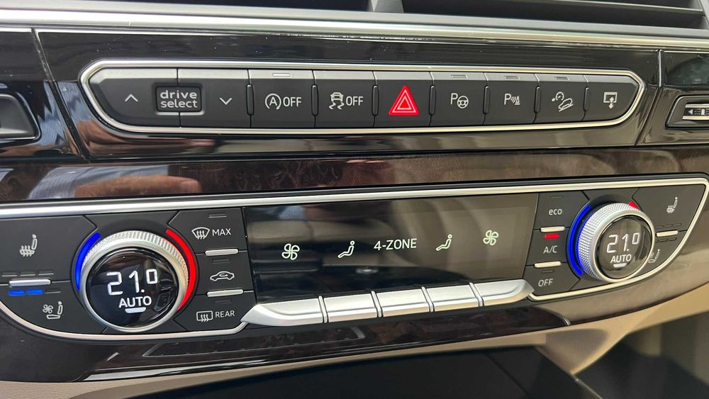 Audi Q7 3.0 TDI - najbogatsza opcja: pneumatyka, 7 miejsc, krajowy