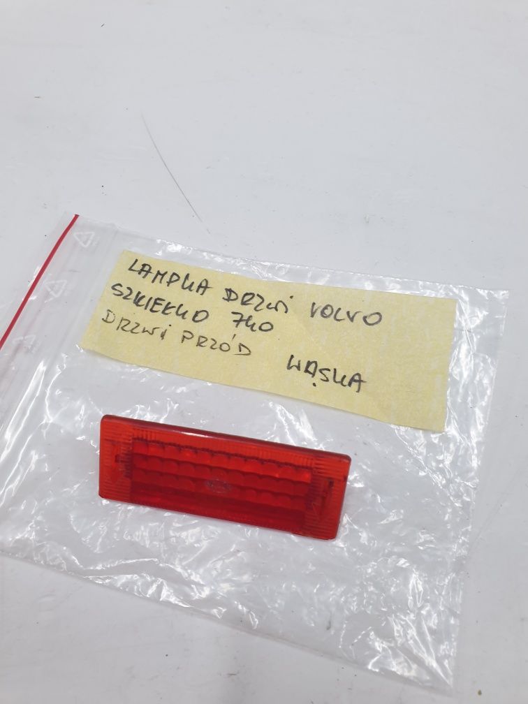 lampka  szkiełko  drzwi przednich volvo 740