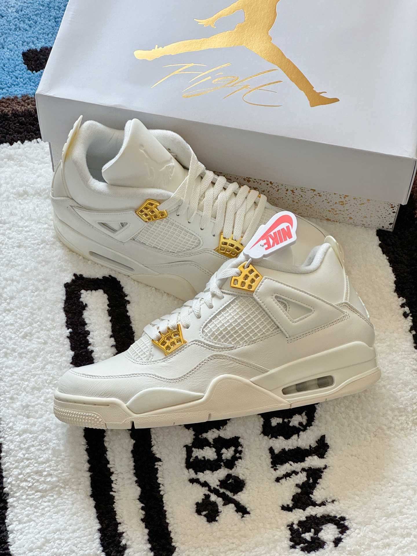 Jordan4Air4RetroMetallic Gold UnisexTrampki R.40