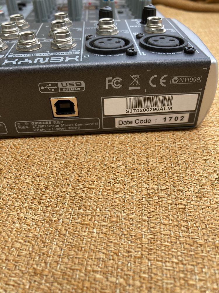 Mikser Behringer Xenyx Q802USB bez zasilacza