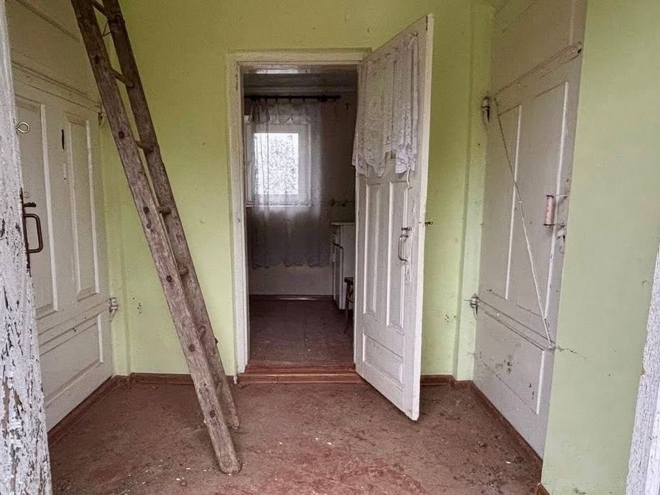 Продам будинок неподалік міста