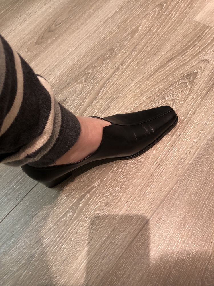 Жіночі туфлі 39р чорного кольору