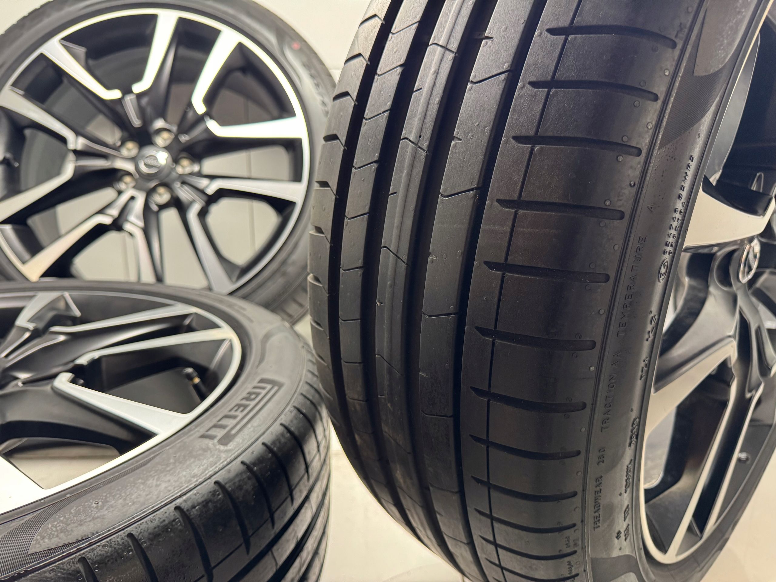 Kola Felgi 20 Volvo V90 V70 r Design Oem Opony Nowe !