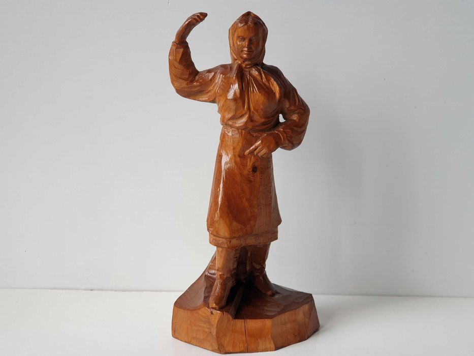 різьба по дереву скульптура ЖІНКА