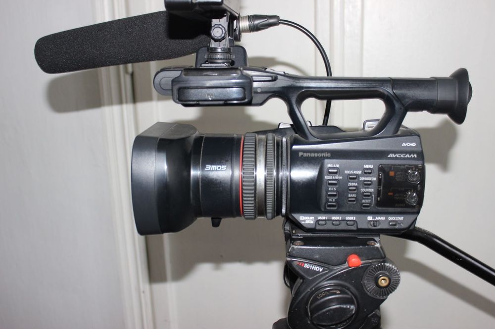 Цифрова відеокамера