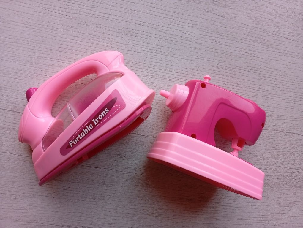 Праска утюг швейна машинка годинник Barbie