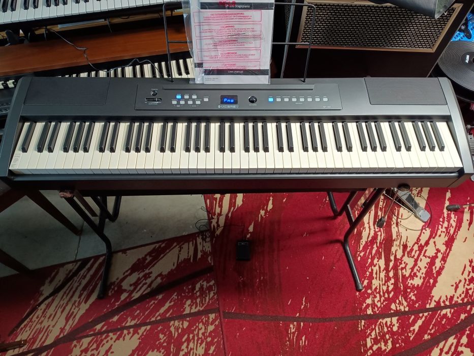 Pianino cyfrowe z torba jak nowe