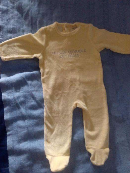 Babygrow de veludo amarelo dos 6 aos 9 meses da Verbaudet