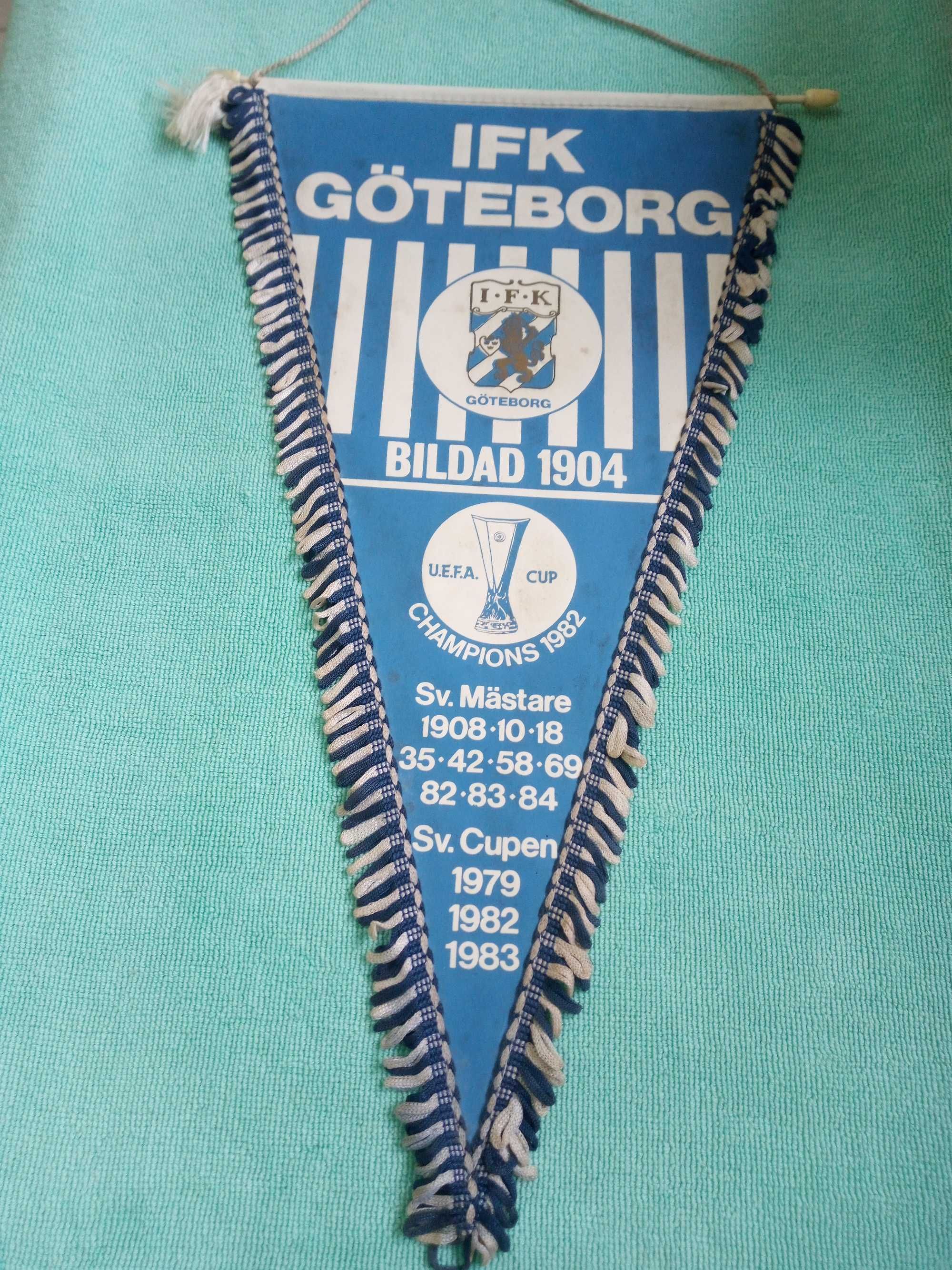 Galhardete antigo do IFK Goteborg Vencedor da Taça UEFA 1882