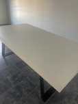 Mesa de jantar lacada  a branco