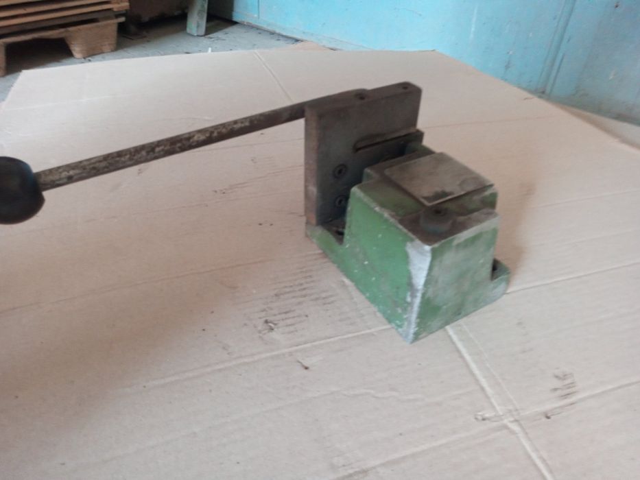 Гильотина и станок для зачистки сварного шва для ленточных пил