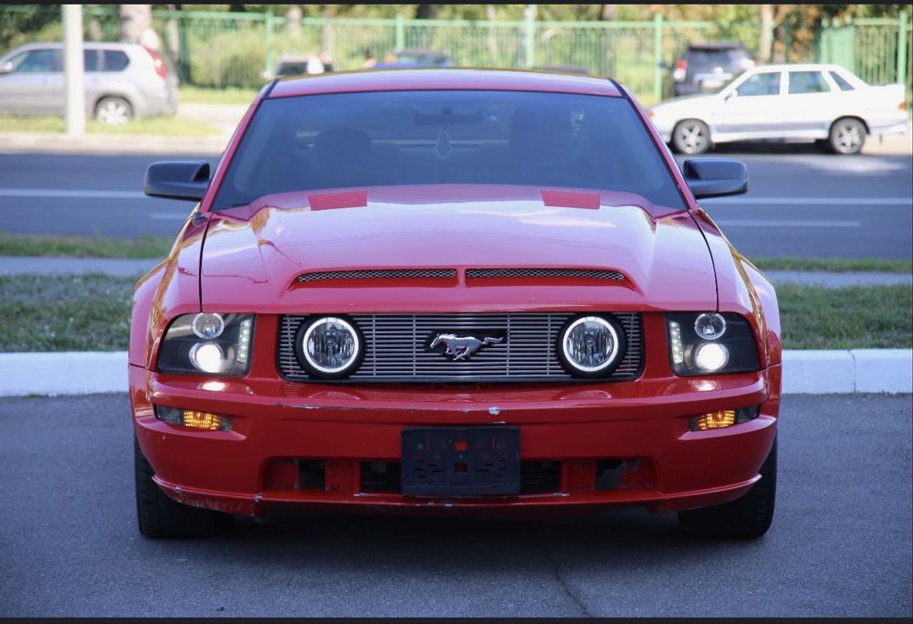 Срочно Ford Mustang GT