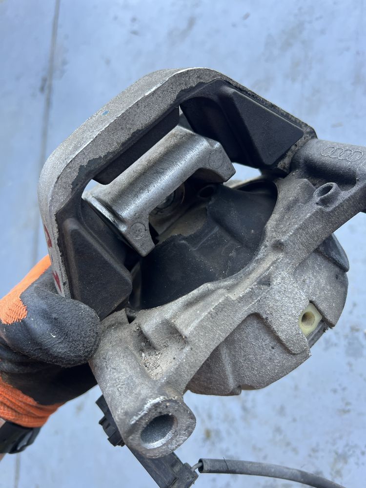 Подушки двигуна 3.0 tdi Audi