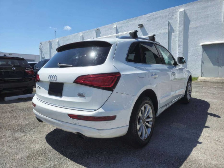 Audi Q5      2015