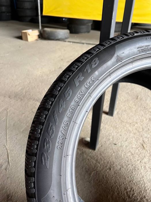 Шини 235/45 r18 Pirelli Sottozero 240 2021рік 4шт зима (1365)