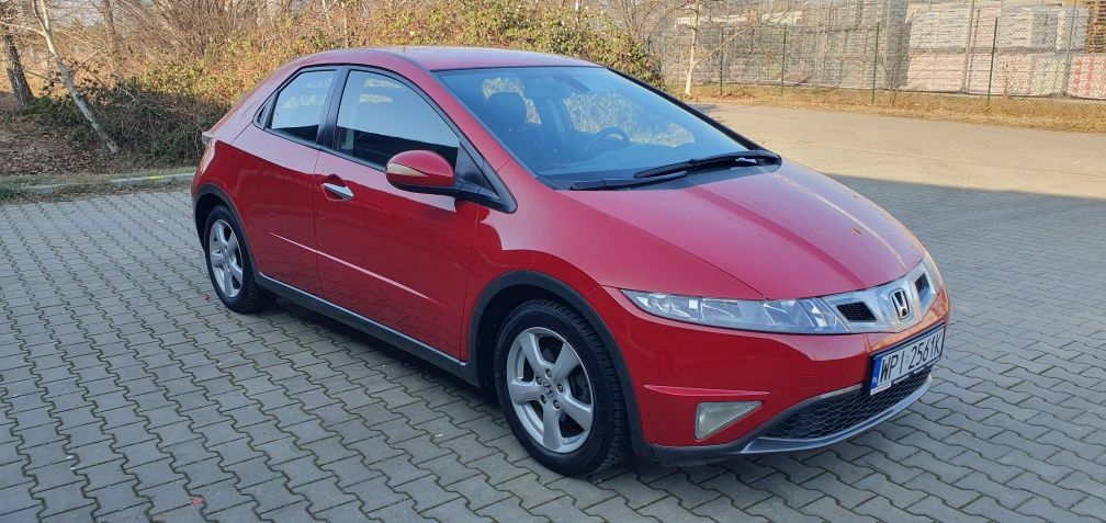 Honda Civic VIII UFO 1,4 SPORT