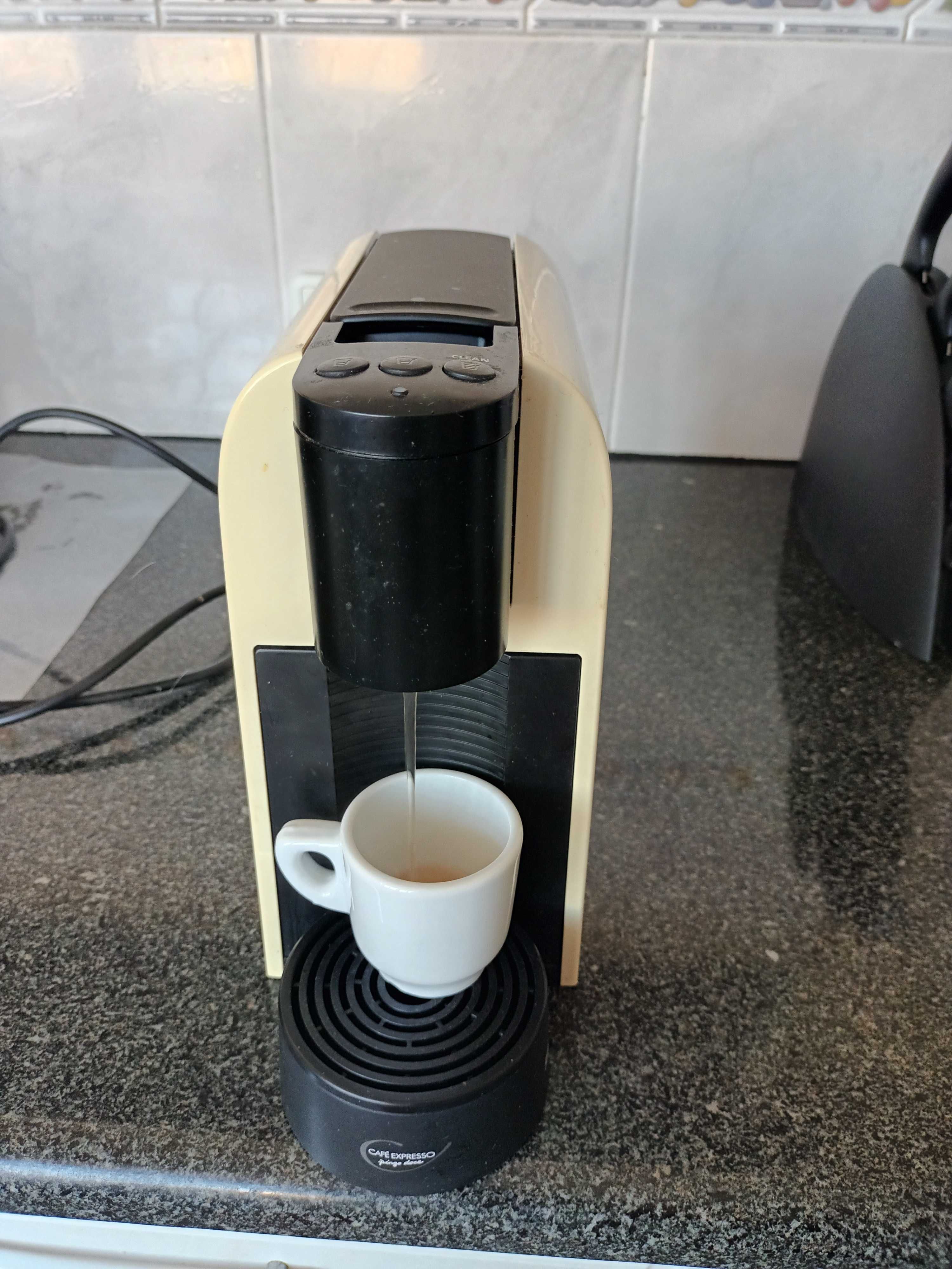 Máquina de café expresso Pingo Doce