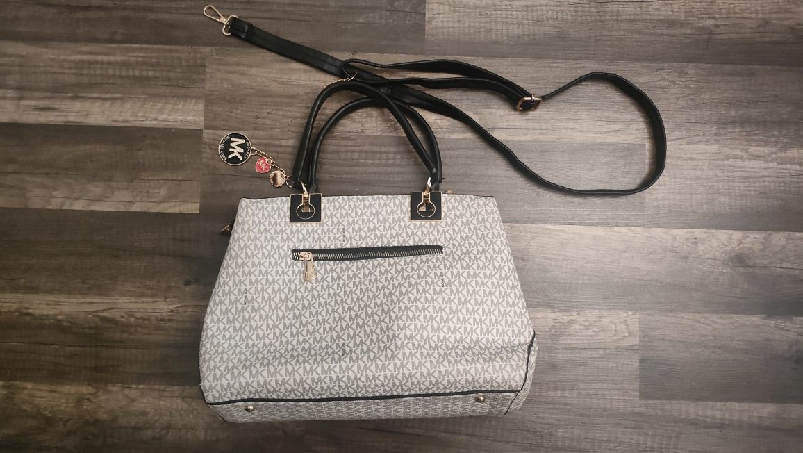 świetna torebka MICHAEL KORS z brylokiem