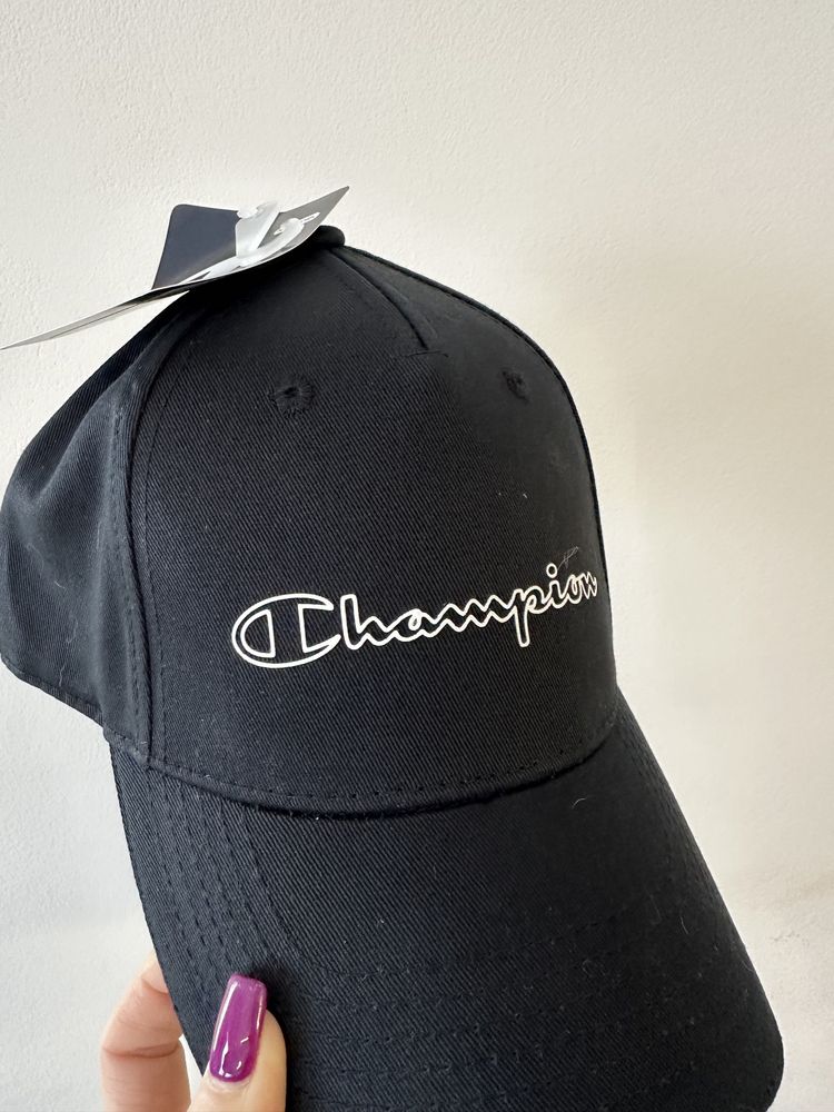 Czarna czapka z daszkiem Champion unisex
