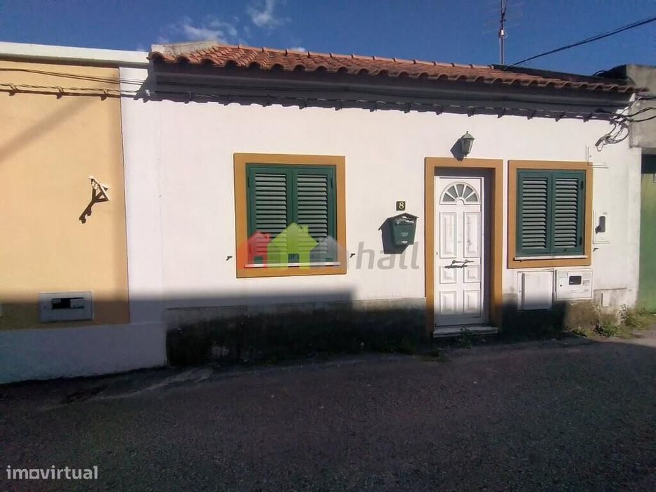 Moradia T1 Renovada na Torre da Marinha