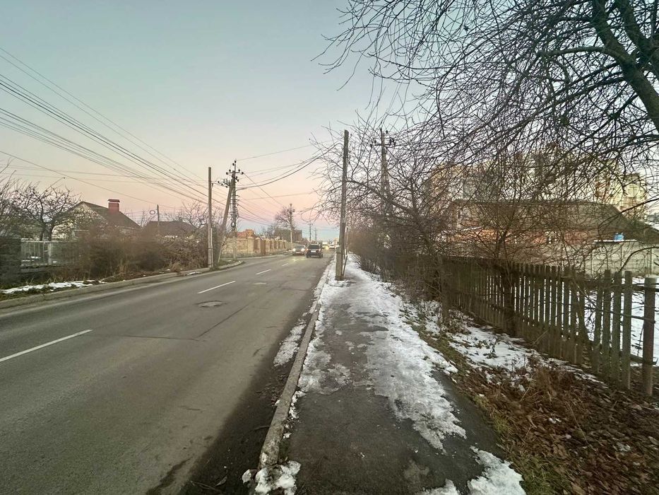 ФАСАДНА земельна ділянка в мікрорайоні Пирогово