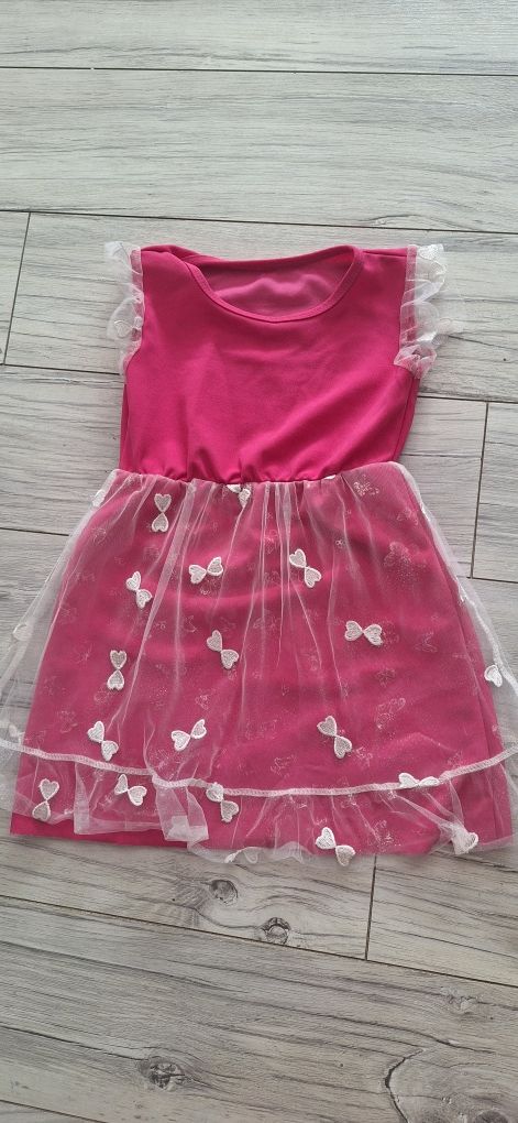 Sukienka elegancka z tiulem