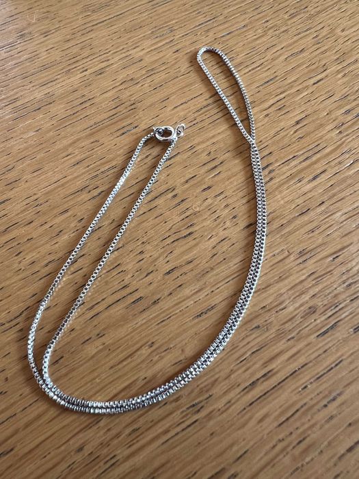 delikatny łańcuszek